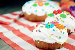 Parties Prints: Sweet easter cake