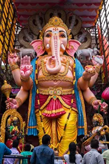 Ganesh Chaturthi Prints: Tallest Ganesh Idol in Hyderabad