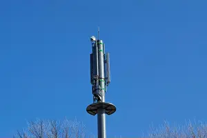 Receiver Prints: Technology, constructions, electronics and mobile concept networks: sector antennas for base stations for mobile phones