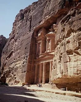 Petra Prints: TEMPLO FUNERARIO TALLADO EN LA ROCA TAMBIEN LLAMADO JAZNEH FIRAUM - ARQUITECTURA HELENISTA - SIGLO I AC