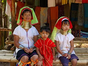Kinder Prints: Thailand, Chiang Rai, Langhals Frau, long neck woman