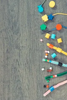 Educate Prints: Thread, creative sticks and colorful beads used to making bracelets