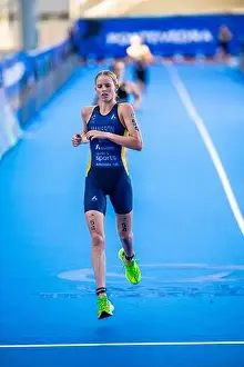 Pais Vasco Prints: Tilda Månsson participating in Pontevedra in the 2023 World Triathlon Championship Series