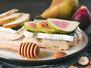 Tasting Prints: Toast with black camembert cheese and figs