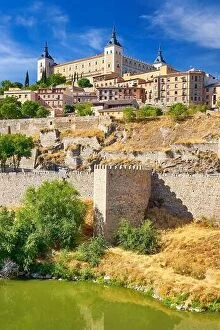 Images Dated 21st September 2016: Toledo old town, San Martin Bridge, Spain