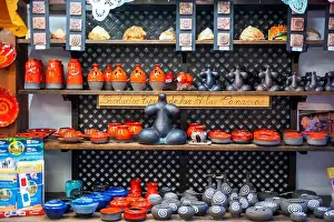 Canaries Prints: Traditional canary souvenirs in Casa de los Balcones shop