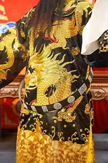 Veil Prints: Traditional costumes and opera costumes of Cantonese opera in China