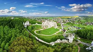 Ogrodzieniec Prints: Trail of the Eagles Nests - Ogrodzieniec Castle in the village of Podzamcze