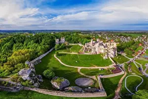 Trail of the Eagles Nests - Ogrodzieniec Castle in the village of Podzamcze
