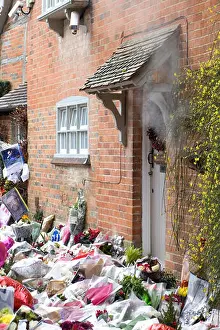 Dead Prints: Tributes to the late George Michael at his home in goring on thames