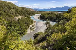 Turquoise creek flowing to the beautiful Lago General Carrera in southern Chile - Traveling the Carretera Austral