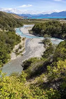 Turquoise creek flowing to the beautiful Lago General Carrera in southern Chile - Traveling the Carretera Austral