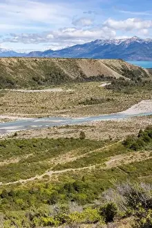 Turquoise creek flowing to the beautiful Lago General Carrera in southern Chile - Traveling the Carretera Austral