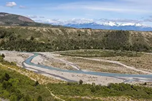 Turquoise creek flowing to the beautiful Lago General Carrera in southern Chile - Traveling the Carretera Austral