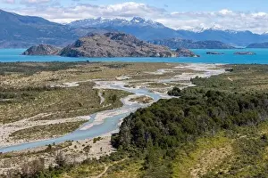 Blueish Prints: Turquoise creek flowing to the beautiful Lago General Carrera in southern Chile - Traveling the Carretera Austral