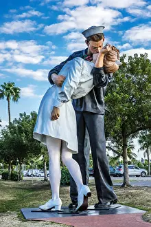 Bayfront Prints: Unconditional Surrender sculpture at the Sarasota bay waterfront, Florida, USA