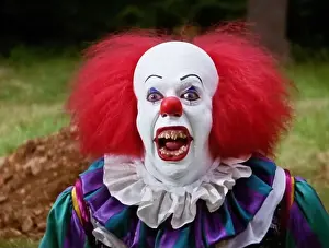 Promotional Prints: USA. Tim Curry as Pennywise in a scene from the (C)ABC/Warner Bros mini-series : It (1990)