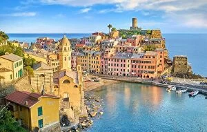 Images Dated 22nd May 2016: Vernazza, Cinque Terre, Liguria, Italy
