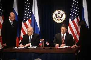 Prime Minister Prints: US Vice President Al Gore sign an agreement with Russian Prime Minister Viktor Chernomyrdin February 7