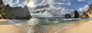 View of a beautiful Diamond Bay, Nusa Penida island, Indonesia