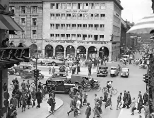 Cafe Prints: View from the Friedrichstrasse in Berlin from the Cafe Unter den Linden to the Kranzler-Corner (left)