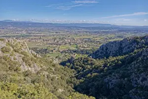 Impressive Prints: View from the Luberon mountain range on Maubec in the Vaucluse department