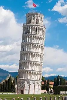 Pisa Prints: View of Pisa: the world famous leaning tower