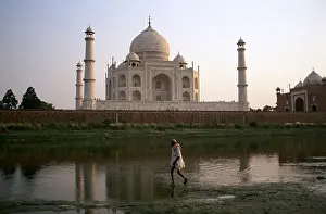 Asians Prints: The back side view of the Taj Mahal