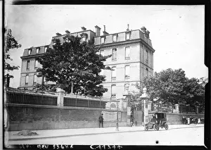 1914 Prints: Views of bridges in Trocadéro and maternity-related structures in France in 1914