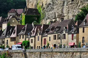 Incidental Prints: The village houses hugging the cliff in La Roque-Gageac