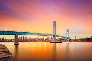 Wards Island Bridge crossing the Harlem River between Manhattan Island and Wards Island in New York City