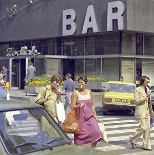 Moda Prints: Warszawa 08.1978. Ulica Widok w Œródmieœciu