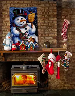 Fireplace Prints: WASHINGTON - Fireplace decorated for Christmas