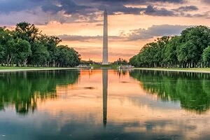 Images Dated 18th June 2016: Washington Monument from the Reflecting Pool in Washingon DC, USA