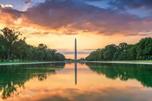 Images Dated 18th June 2016: Washington Monument on the Reflecting Pool in Washington, D.C. USA at dawn