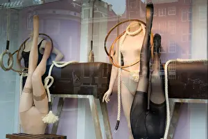 Gymnastic Prints: window display mannequin sport shop