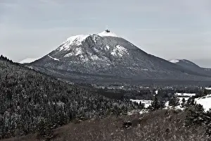 Gloomy Prints: In Winter, the 'Puy de Dôme' volcano (Puy de Dôme - France)