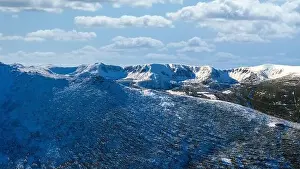 Smotrich Prints: Wonderful landscapes of the Carpathian Mountains covered with snow