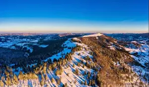 Smotrich Prints: Wonderful landscapes of the Carpathian Mountains covered with snow