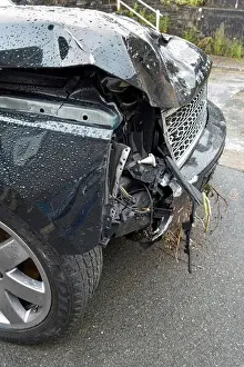 Car Crash Prints: wrecked Range Rover 4x4 luxury vehicle after car crash