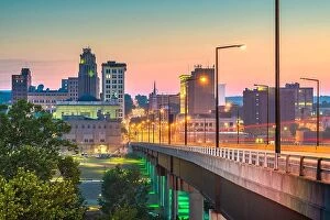 Images Dated 8th August 2019: Youngstown, Ohio, USA downtown skyline at dsuk