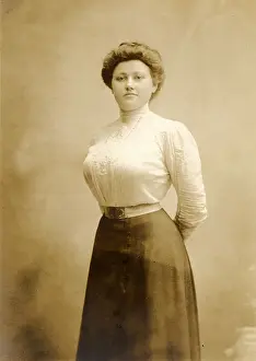 Stern Prints: Zaftig, Busty Victorian Woman