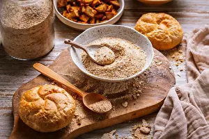 Reuse Prints: Zero waste concept - Making homemade panko and breadcrumbs from leftover bread and buns