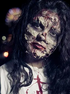 Okinawa Prints: Zombie - Halloween costume with impressive special effects makeup