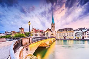 Sankt Prints: Zurich, Switzerland. View of the historic city center with famous Fraumunster Church